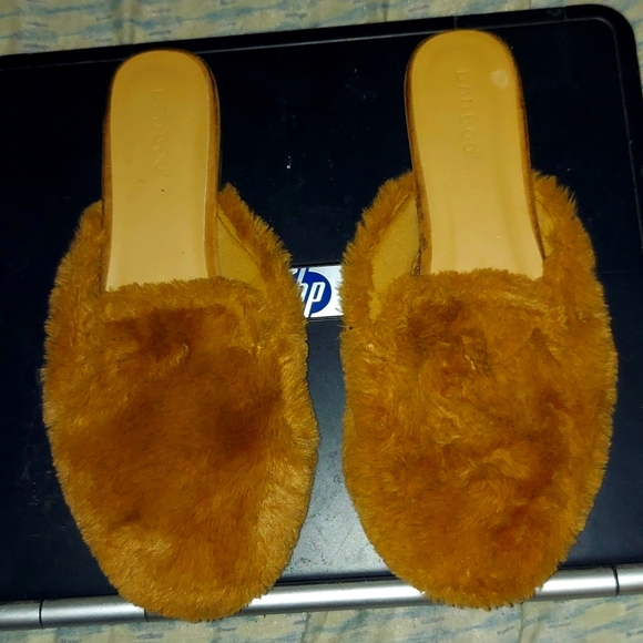 BNWOB SIZE  7 .5  BAMBOO FUR SLIDE FLATS - Picture 1 of 6